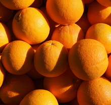 Load image into Gallery viewer, Oranges - Marthas Orchard 1kg