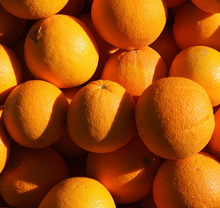 Load image into Gallery viewer, Oranges - Marthas Orchard 1kg
